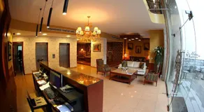 Midtown Hotel & Suites - Image 5