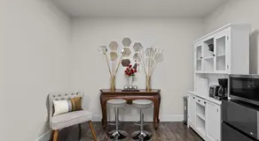 Chic & Cozy Room, Unique Design, Shared Amenities Near CofI and Lake Lowell - Image 2
