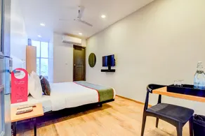 OYO Townhouse 225 Ratan Khand - Image 4