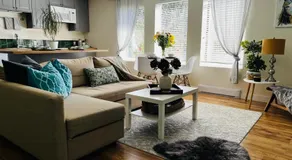 Modern Maple Flat - Image 2