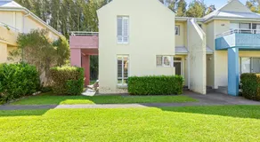 Bec's Beach House Getaway - Image 4