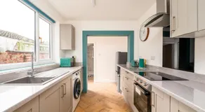 Luxury Property Ready for your stay! - Image 5