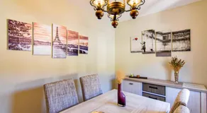 Cómodo y coqueto chalet con jardín en Argoños - Image 3