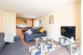 Apartment 11 - Image 2