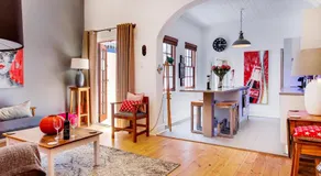 Backup-Powered Art Deco Cottage in De Waterkant - Image 2