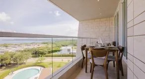 Modern apt with 2 BR BBQ and views - Image 5