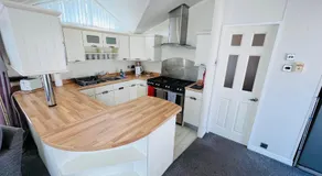 2 Bedroom Lodge TH35, Nodes Point, St Helens, Isle of Wight - Image 3