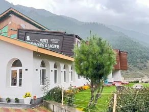 Hotel Sonamarg Glacier - Image 3