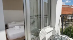 Deluxe Studios with Balcony in Old Town - Image 3