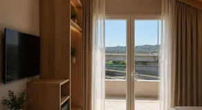 Airport Gate Hotel - Image 4
