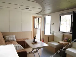 the Expo Recreational Vehicle - Image 5