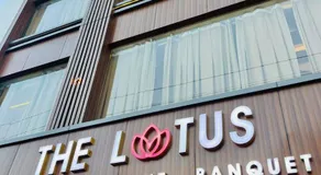 Hotel The Lotus - Image 2