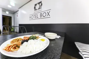 Box Hotel - Image 4