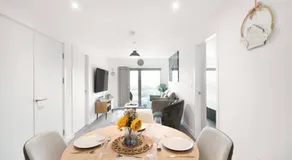 Elegant High Rise Retreat Stylish 2-Bed 2-Bath - Image 3