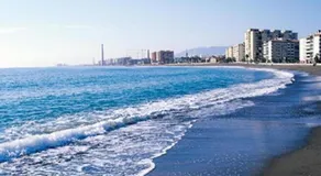 Apartamento Estación María Zambrano y Playa - Image 5