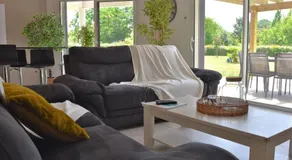 Calm house, swimming pool and garden - Image 4