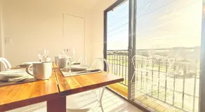 City Explorer Base 3BR&2 Floors&Walk to Mall & Airport Transit - Image 2