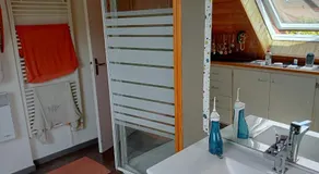 Quiet & non smokers only - Image 2