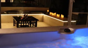 Li li et rose - Suite avec jacuzzi privatif - Image 4
