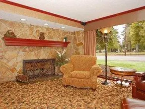 Rodeway Inn Portland Airport - Image 3