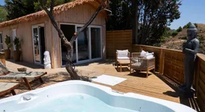Luxury Boutique Jacuzzi Chalet - Image 3