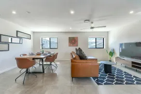 3BR Top Floor Apartment with Parking, EV friendly & Views Brisbane South - Image 2