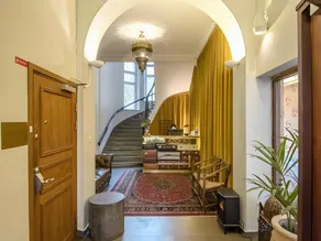 Unique Hotel - Image 3