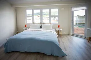Floating Villa Bergen - Image 3