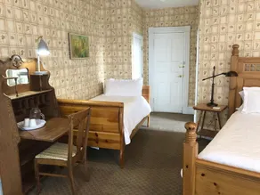 Rogues' Harbor Inn - Image 2