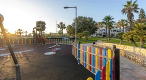 Apartamento con vistas al mar en urbanización de lujo Almerimar - Image 5
