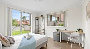 Cozy Double Room in Panania - Close to Stations & Stores - Shared Bathroom - Image 2
