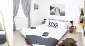 The Louis Armstrong- Modern 3 Bedroom Apartment, super close to the City Centre - Image 4
