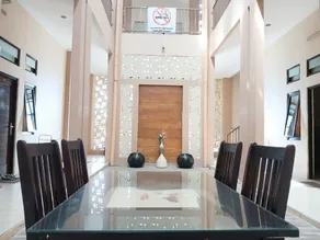 RedDoorz Syariah near Masjid Al-Aqsha Klaten - Image 5