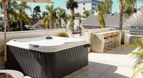 The Swell Oceanview Designer Stay Hot Tub - Image 4