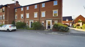 Sleeps6- FamilyFriendly- FreeParking- 3Br - Image 4
