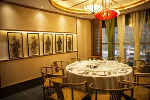 Huaqiang Hotel - Image 2