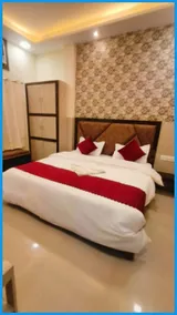 Goroomgo Prakash Residency Gadowalia Varanasi - Lift and Wifi Facility - Image 2