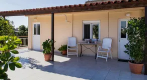 Romeo & Juliet -Modern & Stylish Apartment With City View in Egaleo-Athens - Image 3