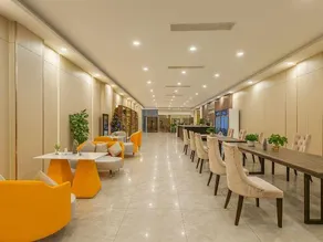 Oriental Hotel - Image 2