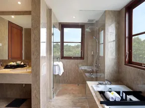 Stunning 1 BR Deluxe Room Pool view #L256 - Image 5