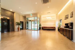 CozyCove Boutique Hotel - Image 2