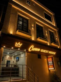 Crown Guest House - Image 4