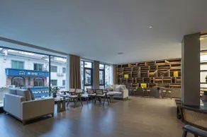 Wuyuan Ruiyi Xingjiangwan Holiday Hotel (Zhuzi Pedestrian Street) - Image 3