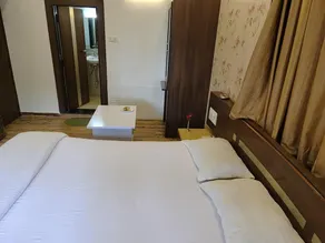REGENT HOTEL - Image 4