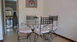 Apartamento Reformado con Estilo, Cerca de la Playa, para Familias, con Terraza y Parking - ES-323-50 - Image 4