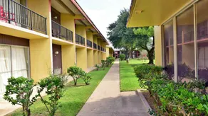 Red Carpet Inn - Image 4