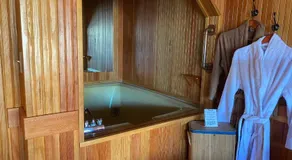 Whistling Winds Motel - Image 5