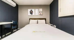 Donkey Hotel - Image 5