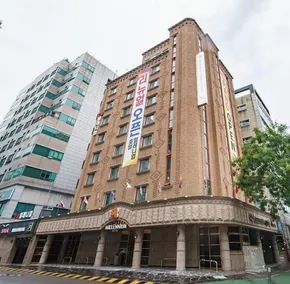 Hotel Millennium - Image 5