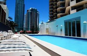 Fabulous Sea Views in the heart of Surfers - Image 2
